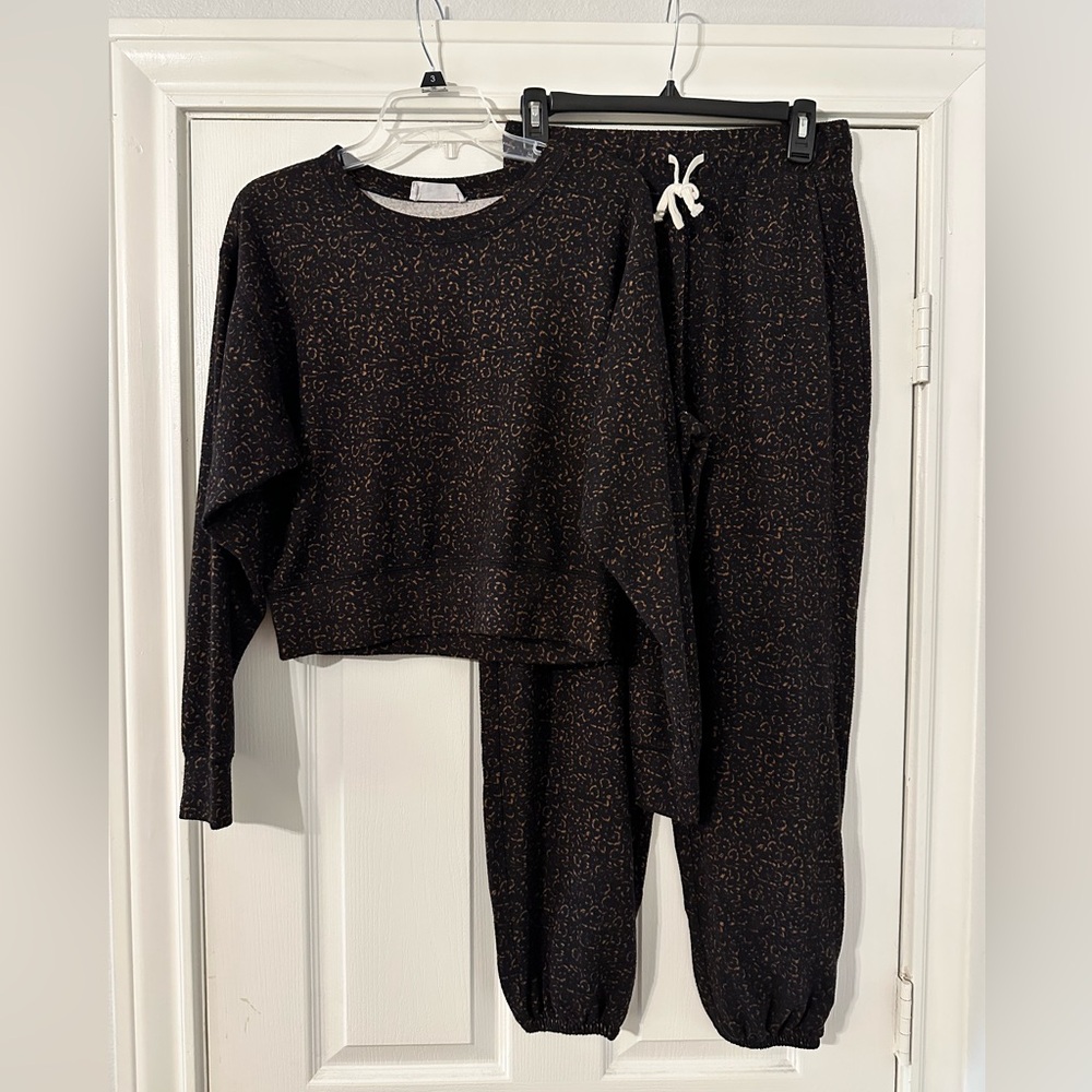 Black and Brown Set